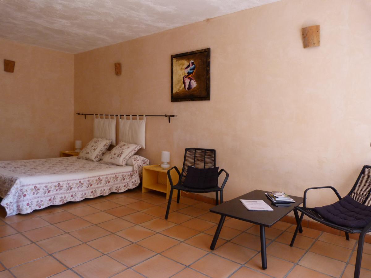 Le Mas De Pie Caud Bed and Breakfast Rognes Buitenkant foto
